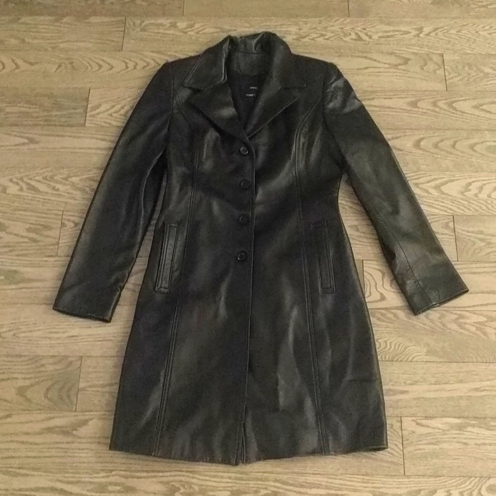 Beautiful genuine leather jacket by Identify